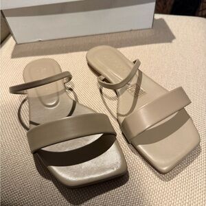 Elegant Beige Women's Sandals